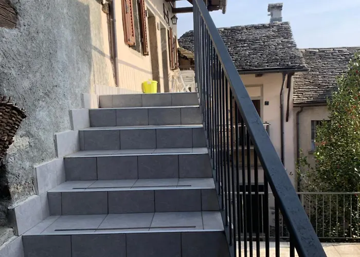 アパート Il Borgo Di Monica ドモドッソラ